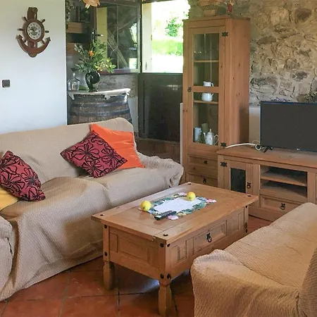 3 Bedroom Cozy In Ortigueira Semesterbostad